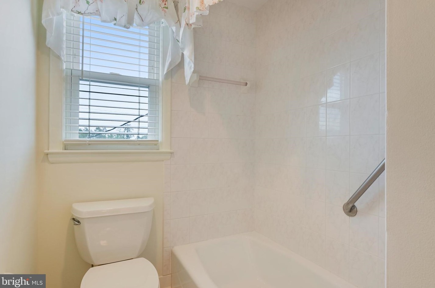 968 Circle Dr, Baltimore MD  21227-2322 exterior