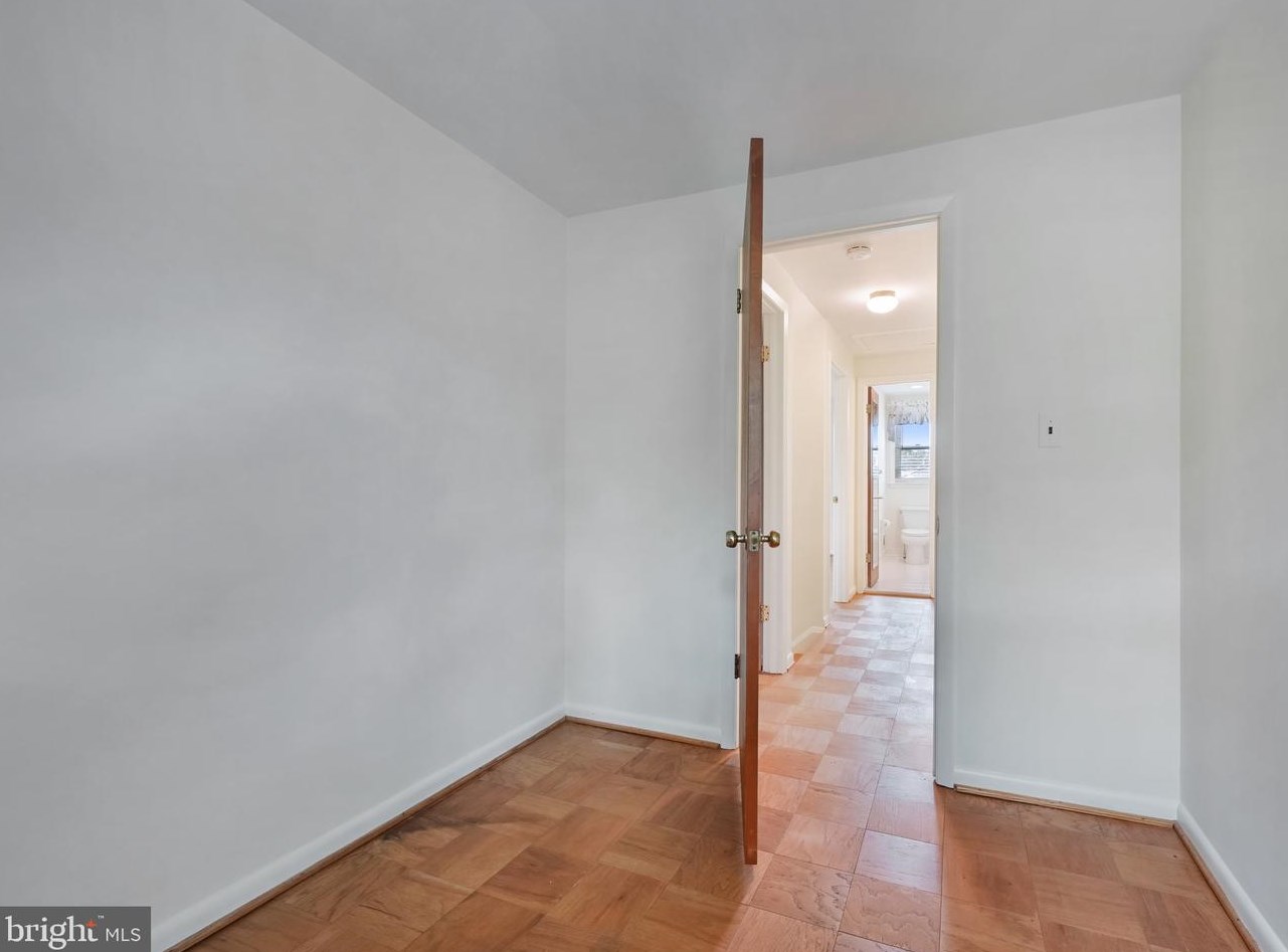 968 Circle Dr, Baltimore MD  21227-2322 exterior