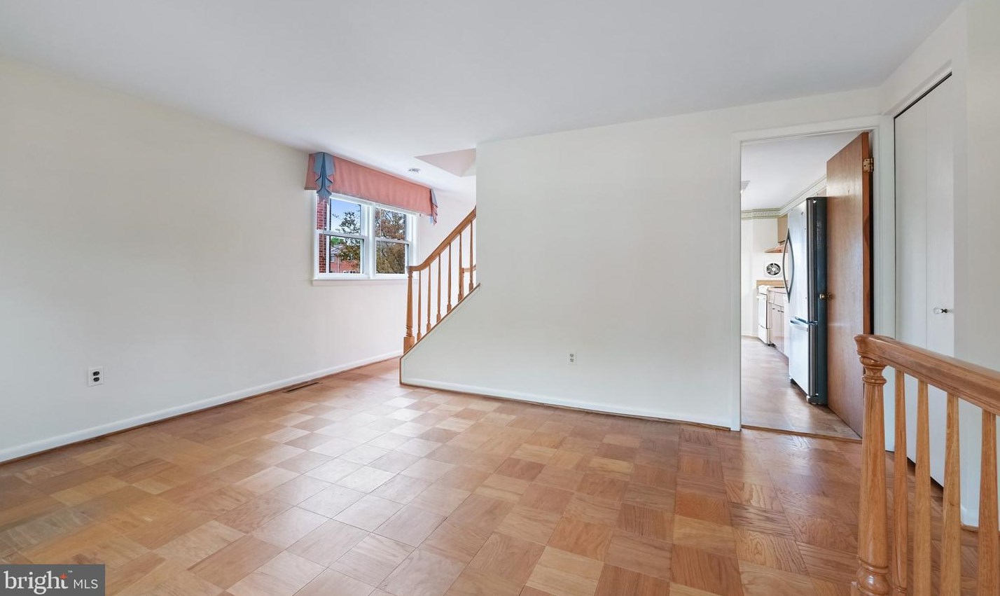 968 Circle Dr, Baltimore MD  21227-2322 exterior