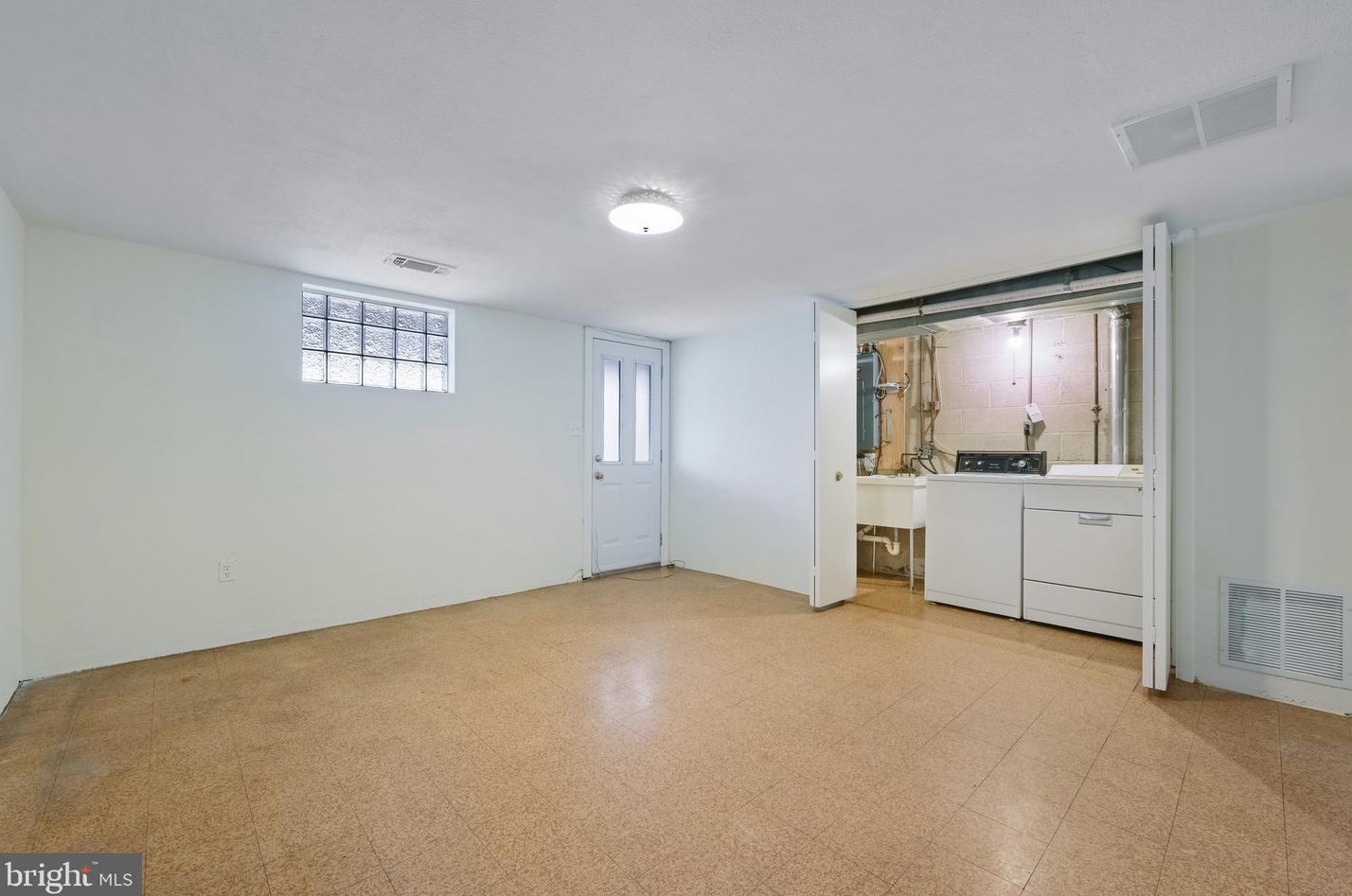 968 Circle Dr, Baltimore MD  21227-2322 exterior