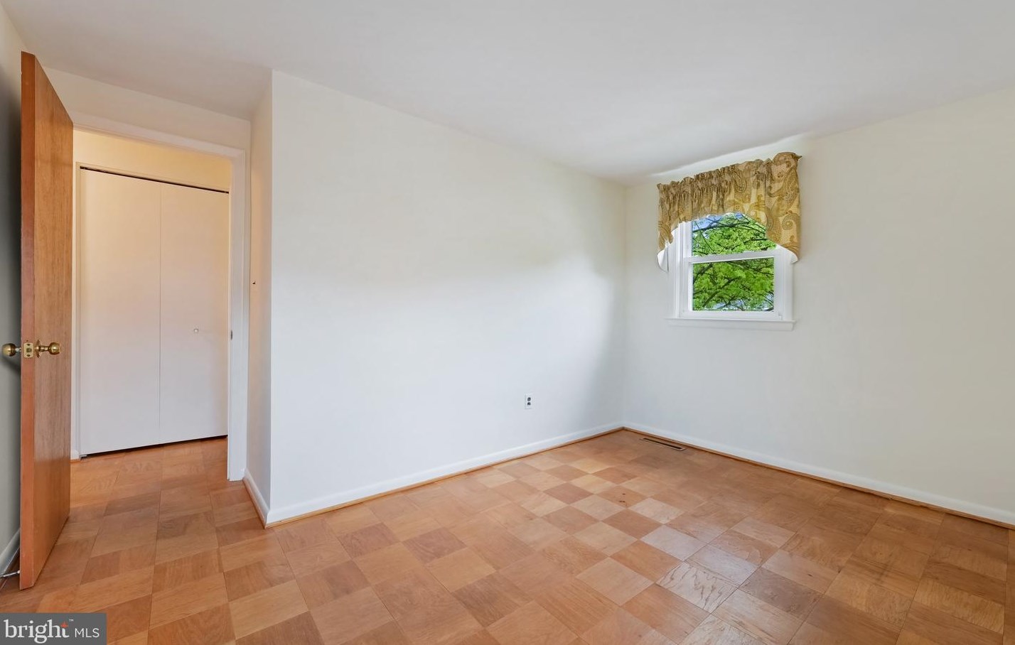 968 Circle Dr, Baltimore MD  21227-2322 exterior