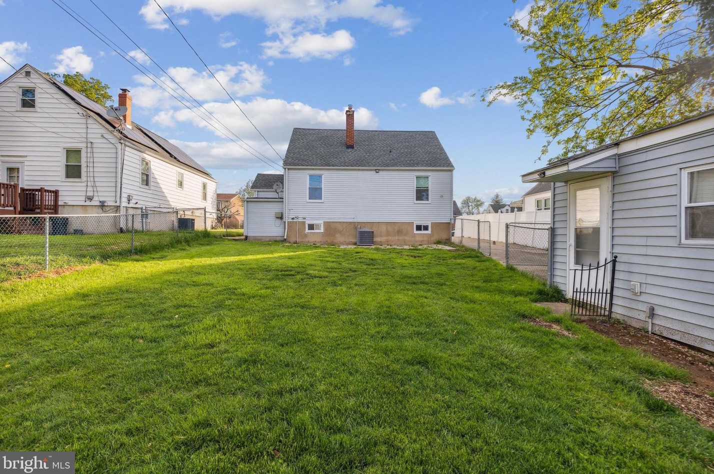 2505 Wendover Rd, Baltimore MD  21234-6221 exterior