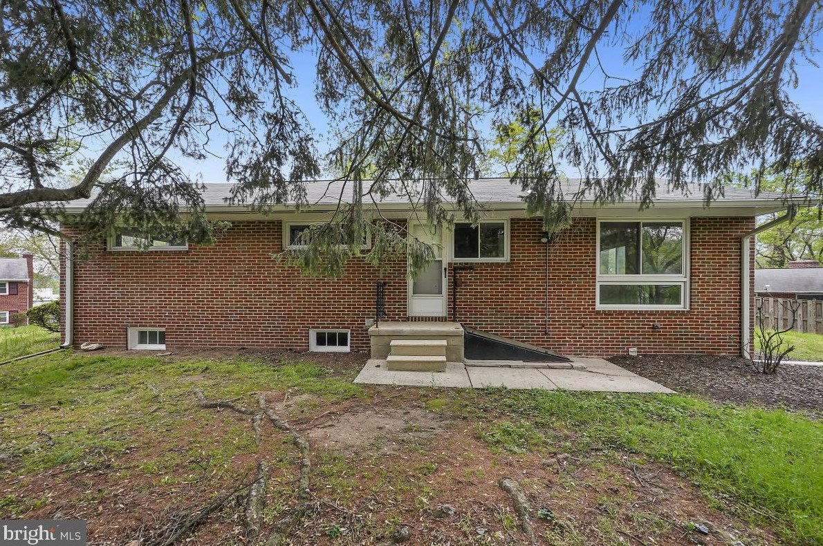1323 Church Hill Dr, Baltimore MD  21208-3722 exterior