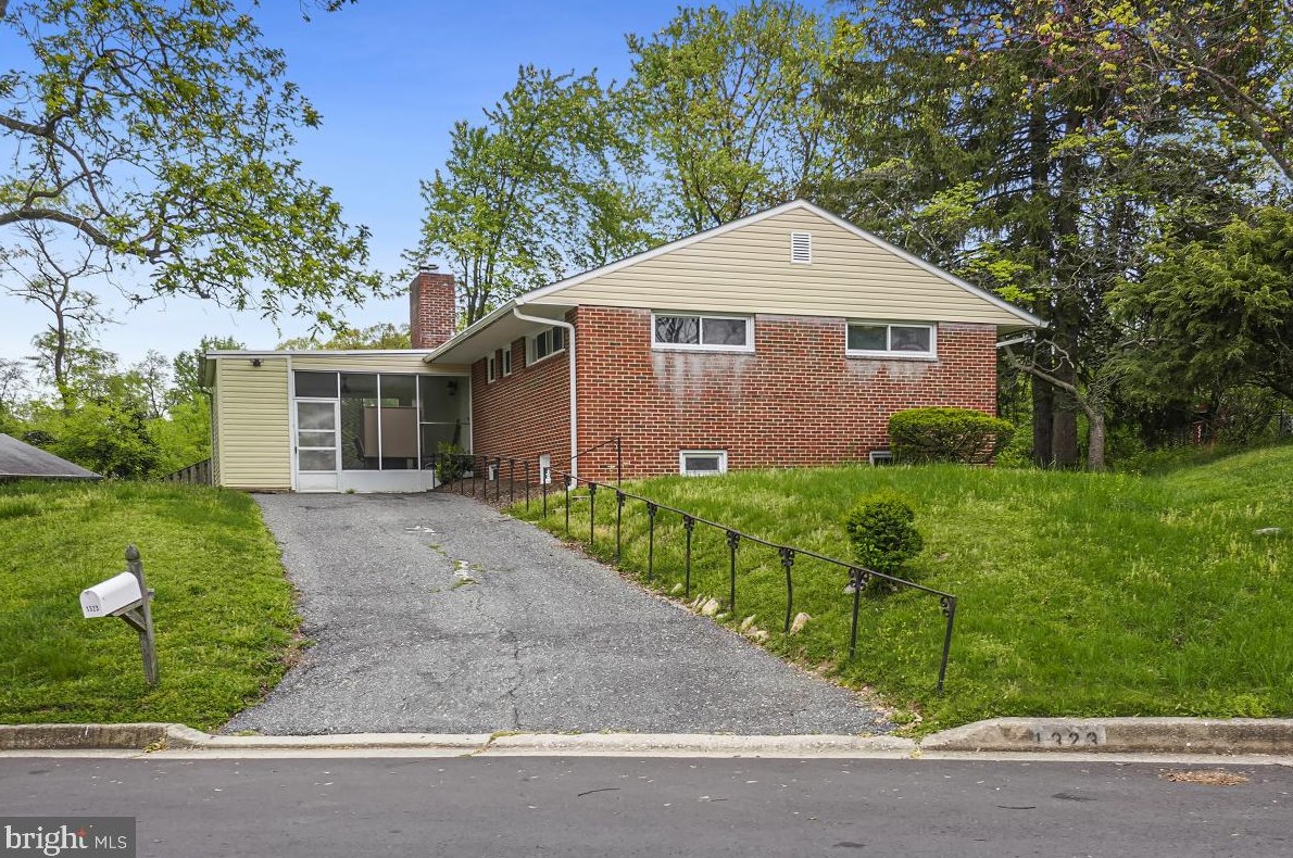1323 Church Hill Dr, Baltimore MD  21208-3722 exterior