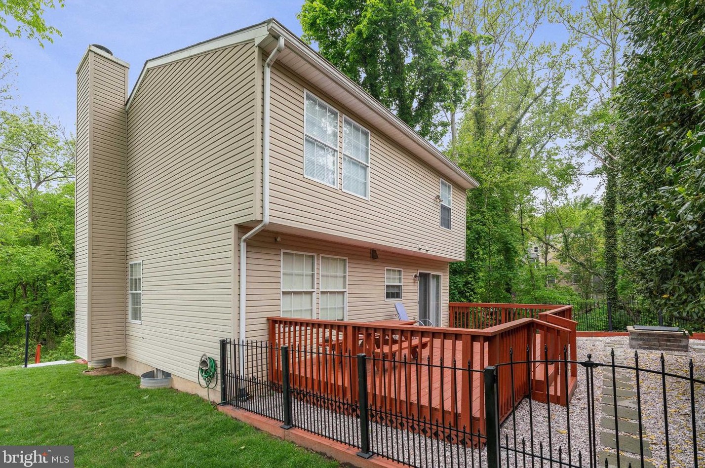 1 Overhill Rd, Baltimore MD  21228-4924 exterior