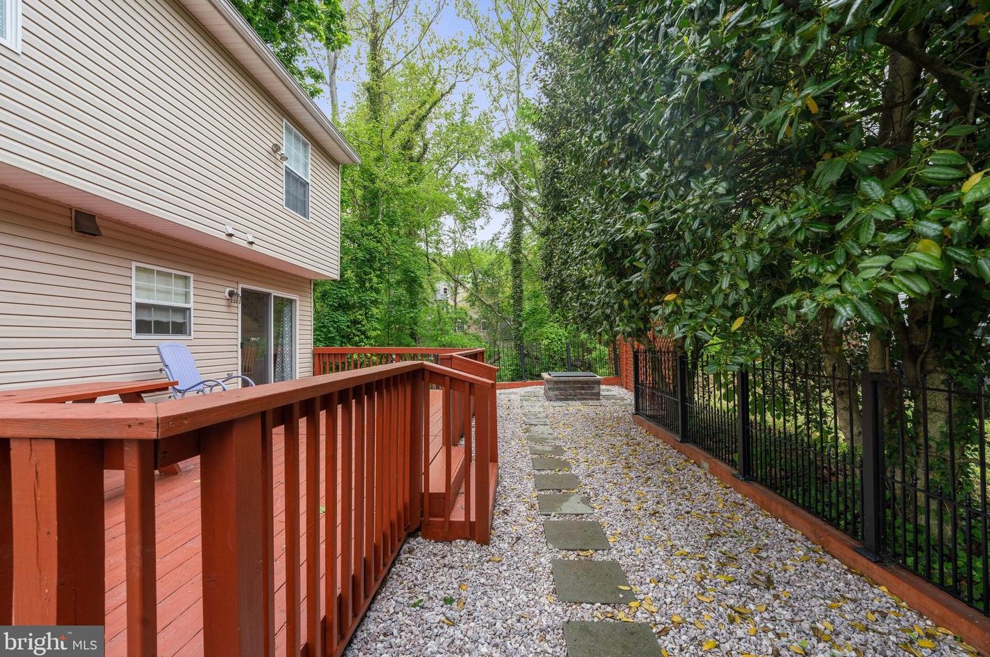 1 Overhill Rd, Baltimore MD  21228-4924 exterior