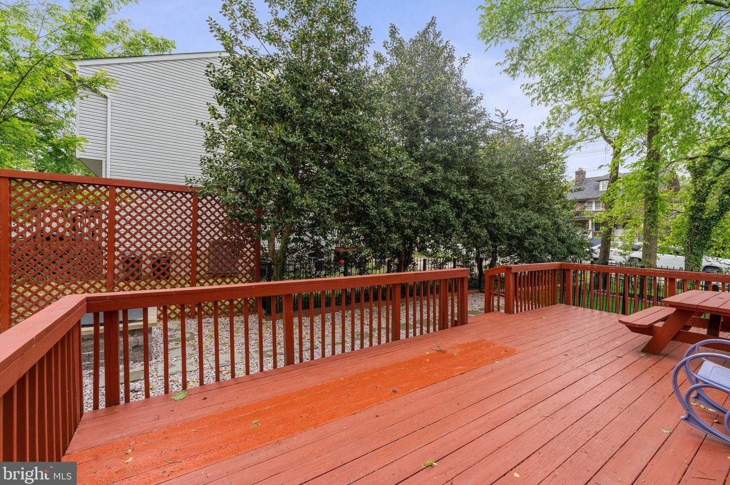 1 Overhill Rd, Baltimore MD  21228-4924 exterior