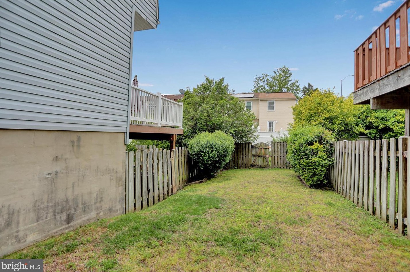 25 Robinway Ct, Baltimore MD  21236-3014 exterior