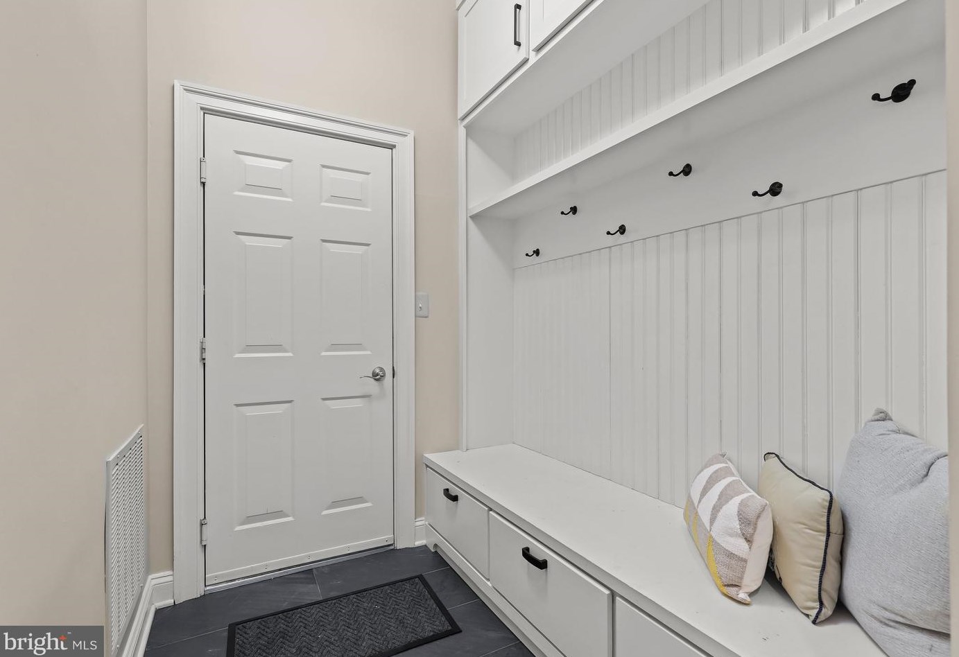 2518 Stone Cliff Dr, Baltimore MD  21209-3733 exterior