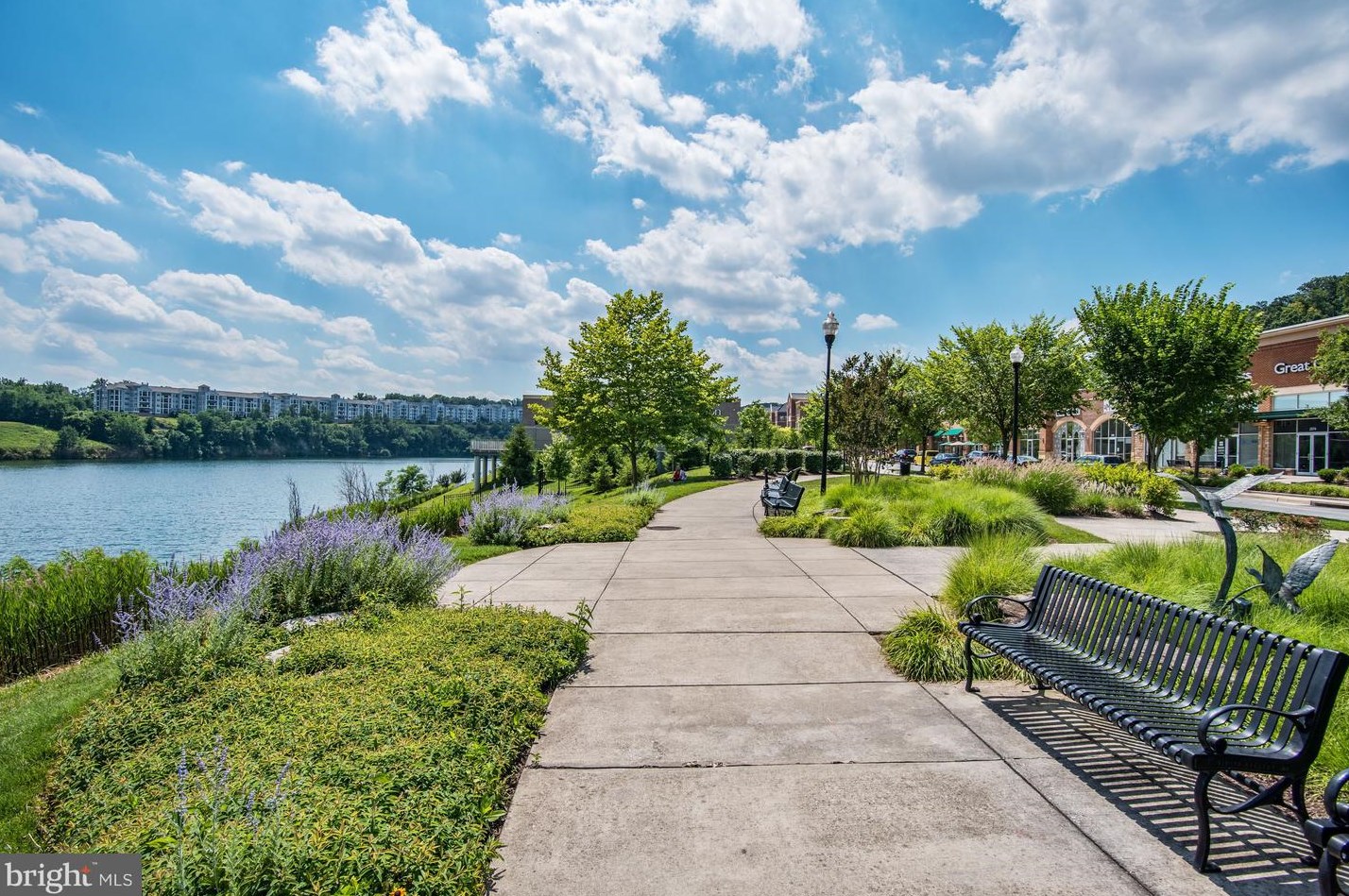 2518 Stone Cliff Dr, Baltimore MD  21209-3733 exterior
