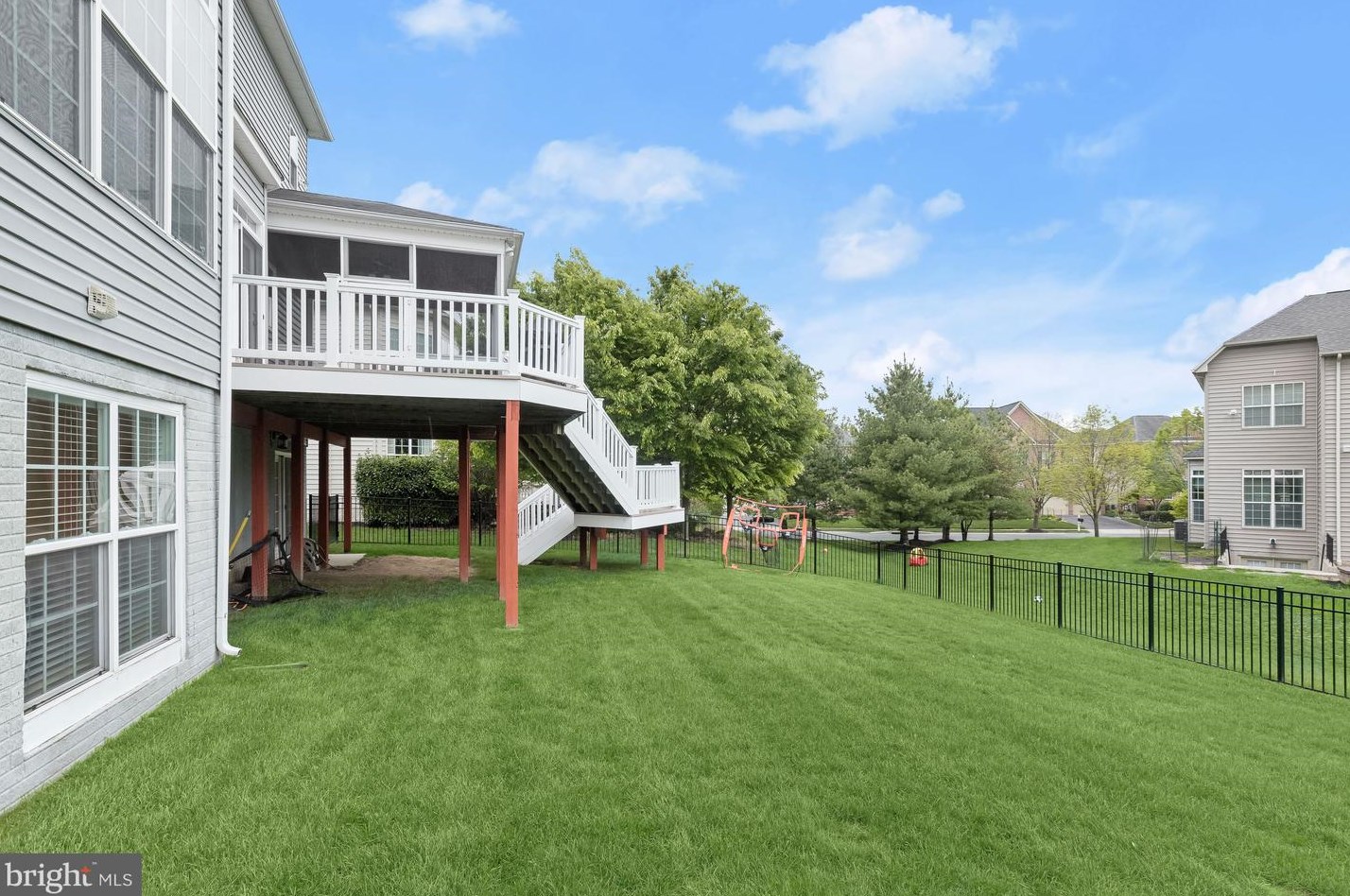 2518 Stone Cliff Dr, Baltimore MD  21209-3733 exterior