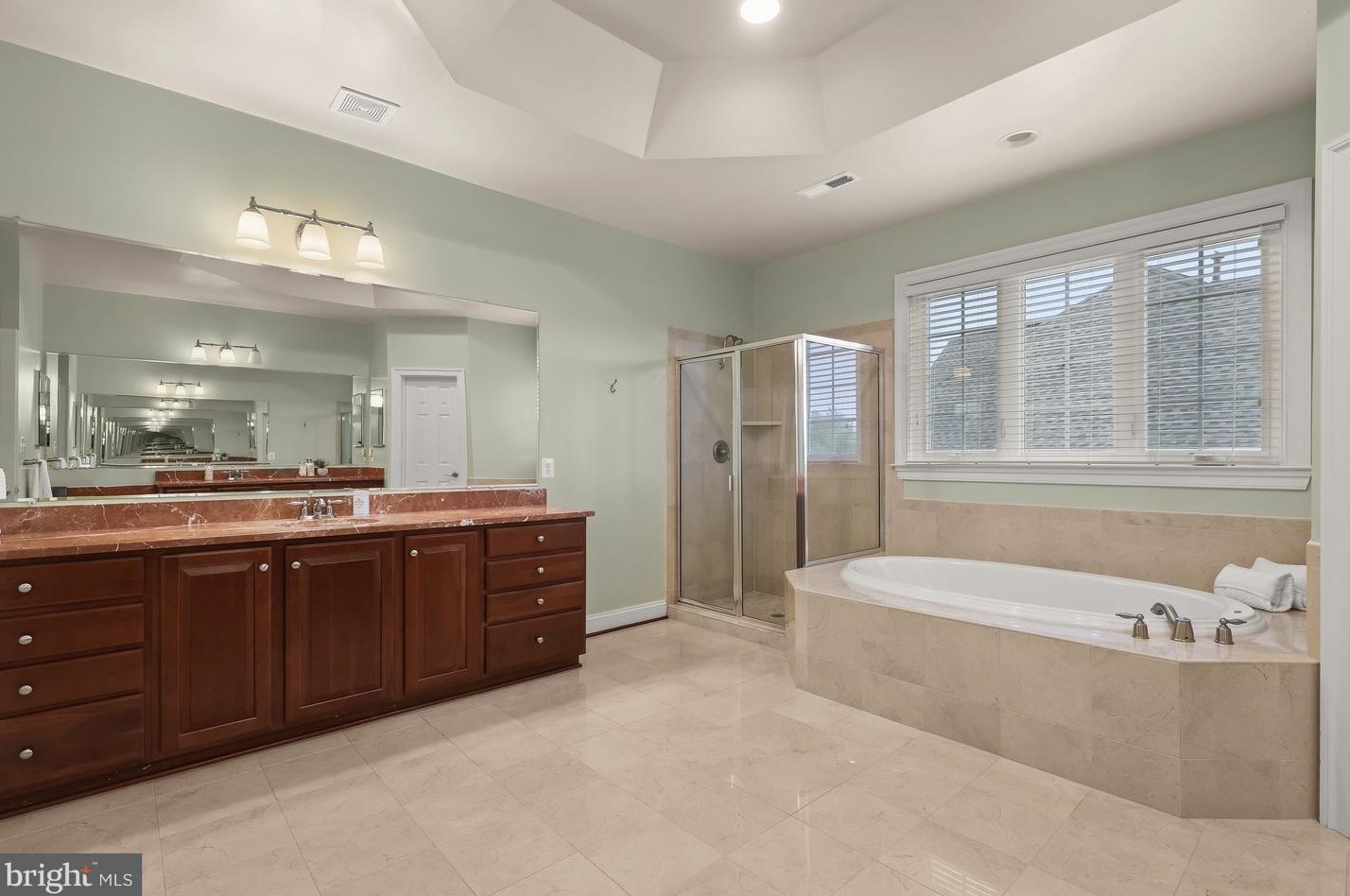 2518 Stone Cliff Dr, Baltimore MD  21209-3733 exterior