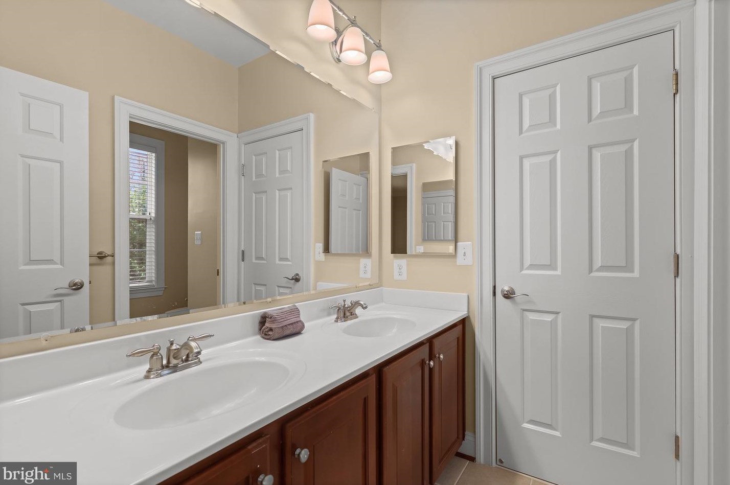 2518 Stone Cliff Dr, Baltimore MD  21209-3733 exterior