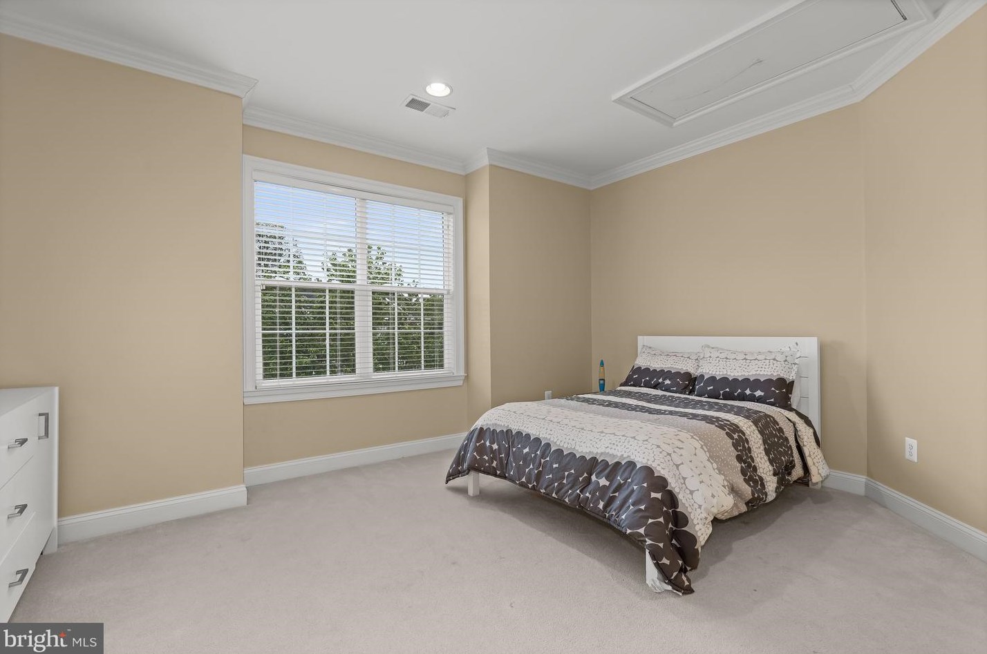 2518 Stone Cliff Dr, Baltimore MD  21209-3733 exterior