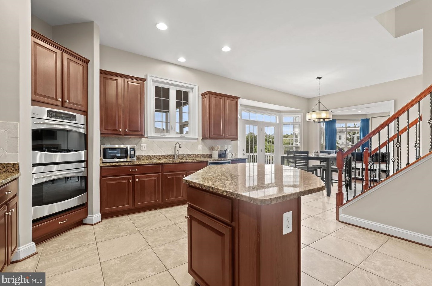 2518 Stone Cliff Dr, Baltimore MD  21209-3733 exterior