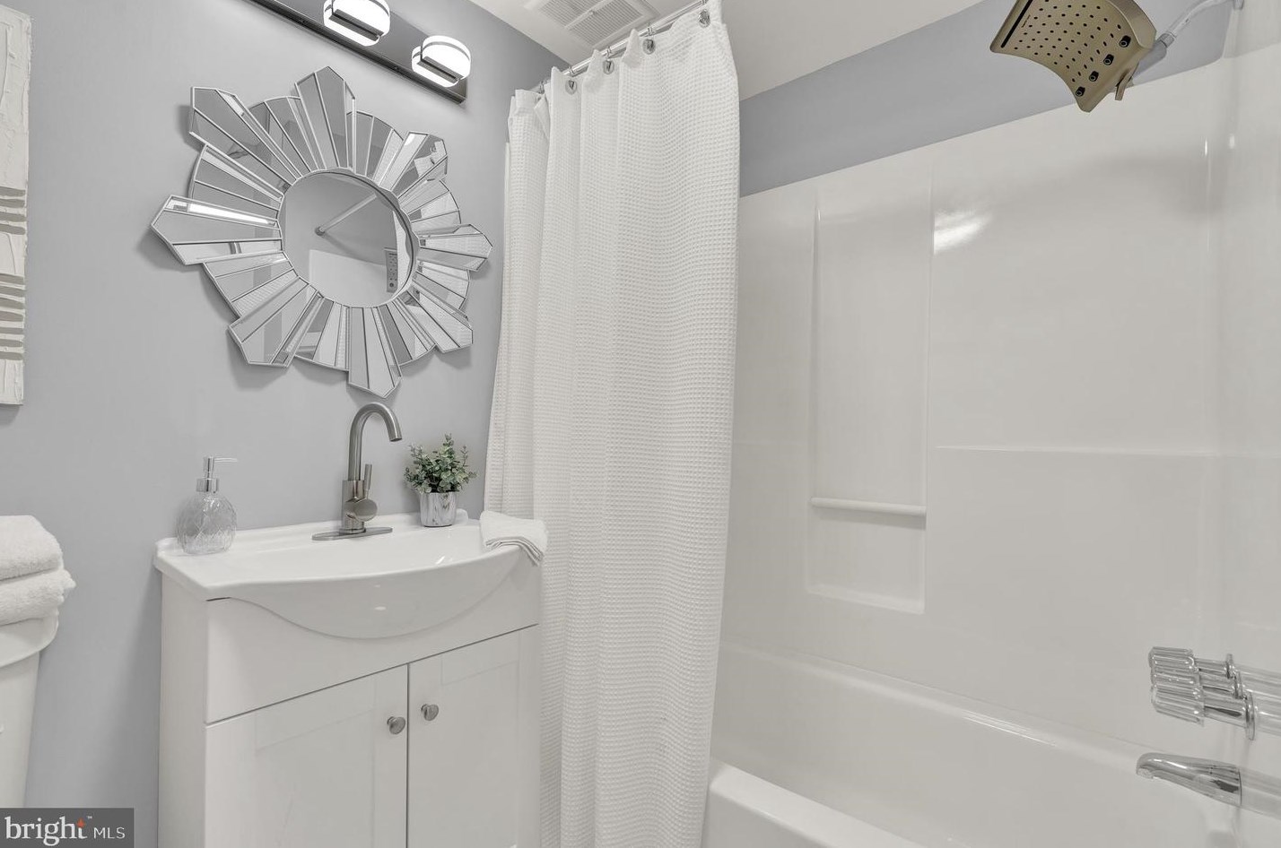 307 Essex Ave, Baltimore MD  21221-4710 exterior