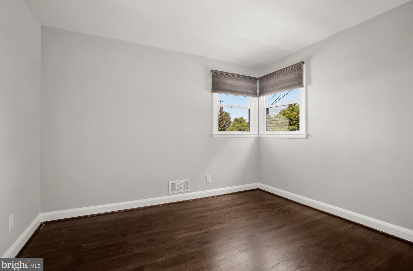 1920 Drummond Rd, Baltimore MD  21228-4206 exterior