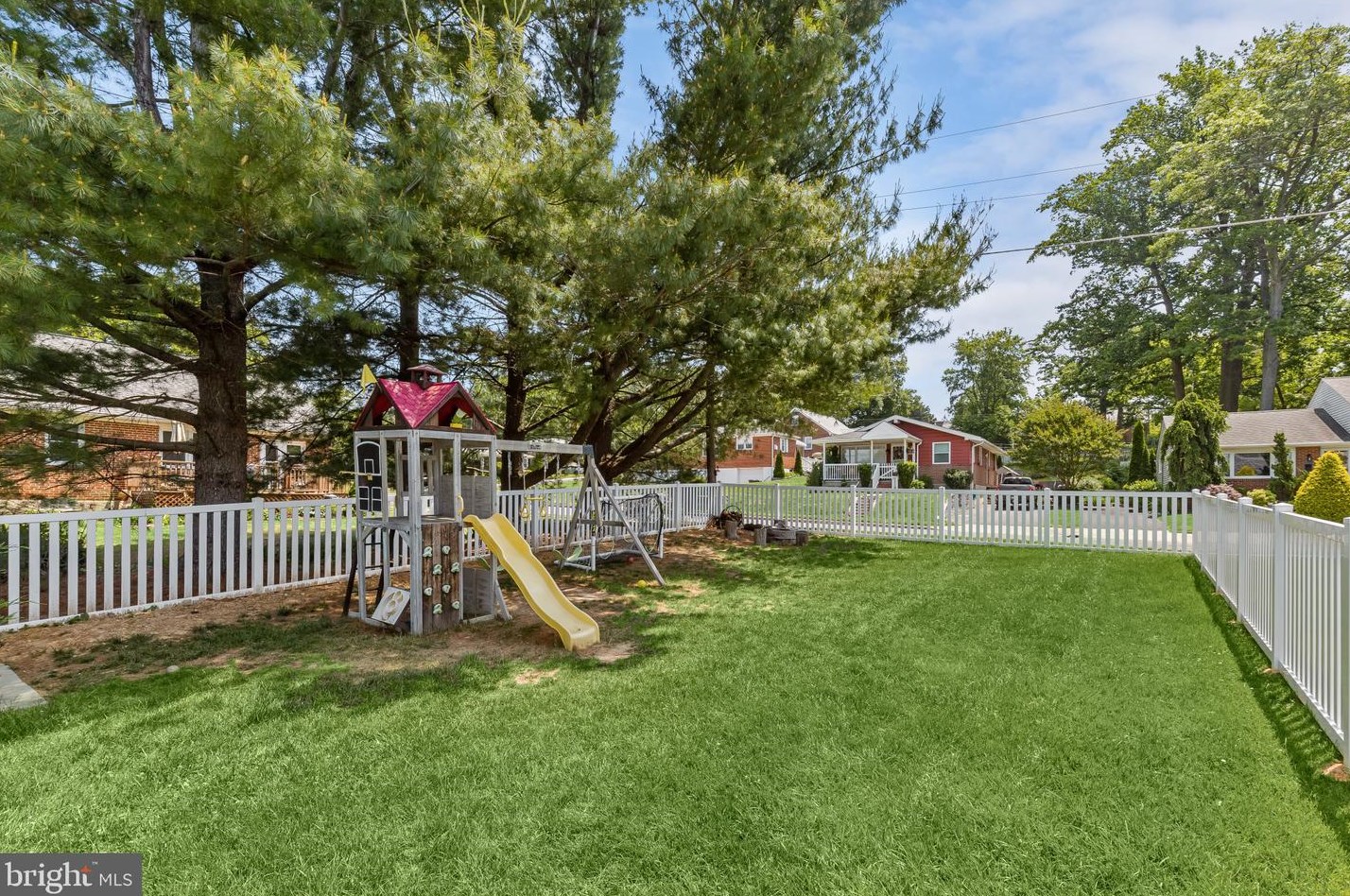 1920 Drummond Rd, Baltimore MD  21228-4206 exterior