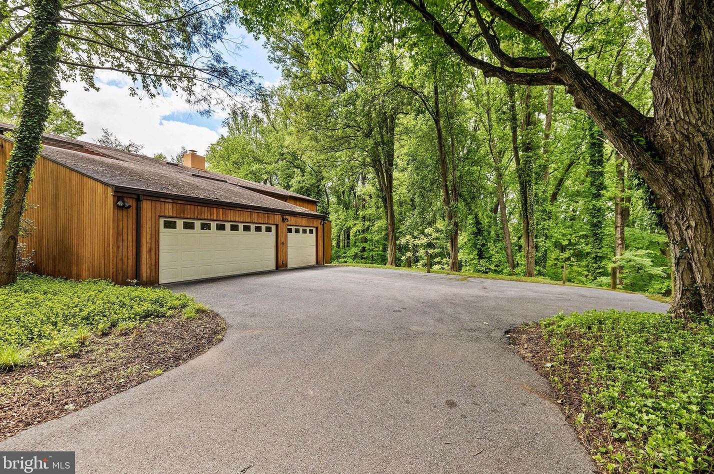 8570 Leisure Hill Dr, Baltimore MD  21208-1740 exterior