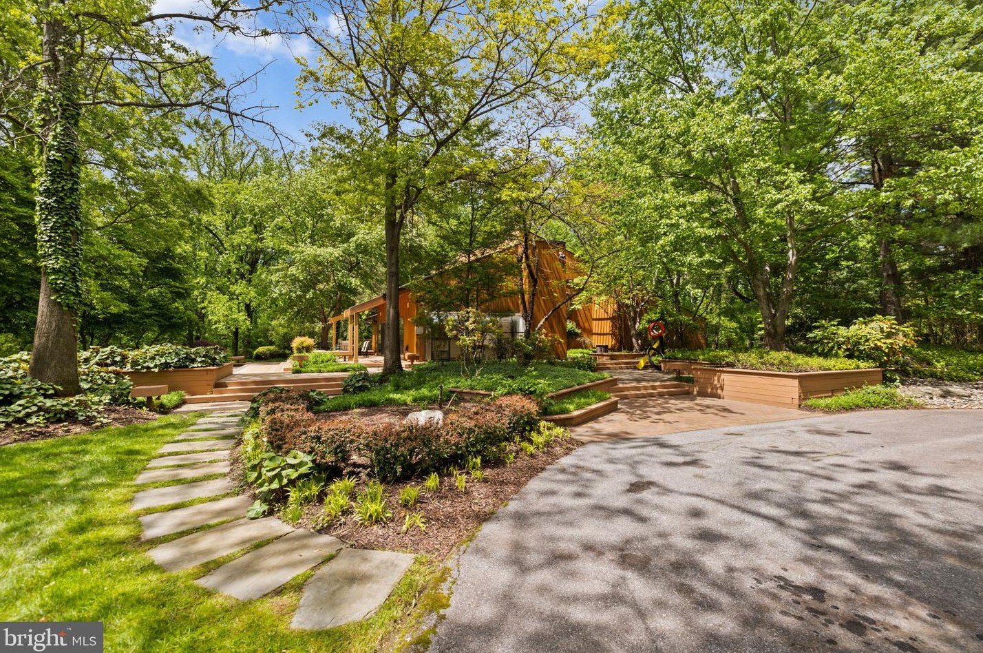 8570 Leisure Hill Dr, Baltimore MD  21208-1740 exterior