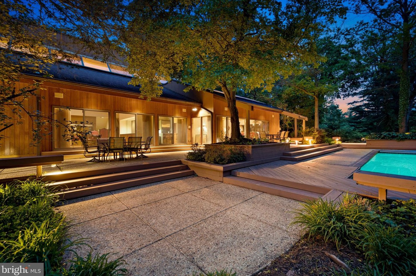 8570 Leisure Hill Dr, Baltimore MD  21208-1740 exterior