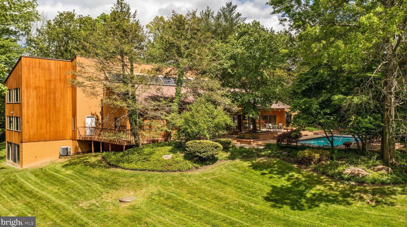 8570 Leisure Hill Dr, Baltimore MD  21208-1740 exterior