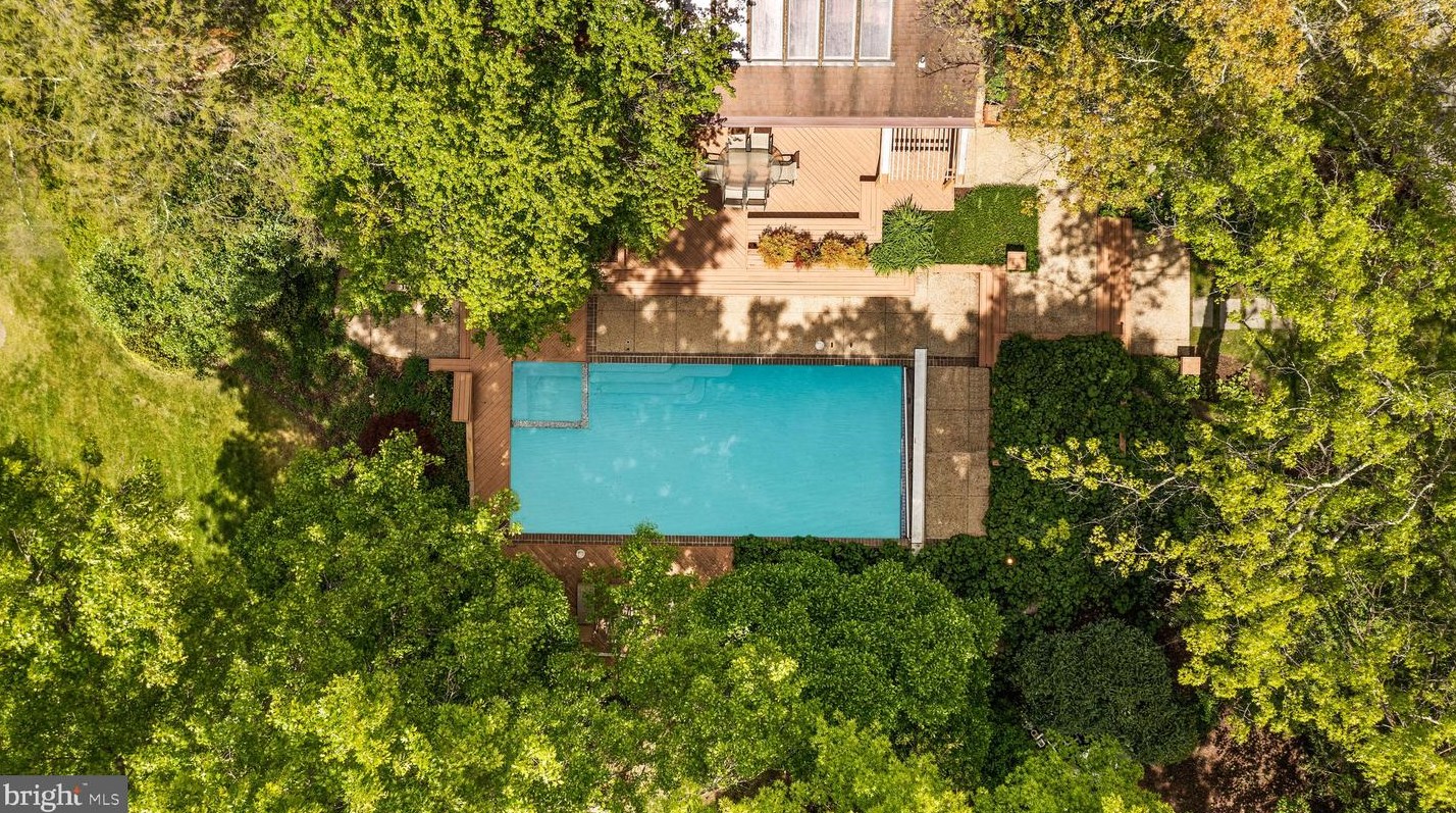 8570 Leisure Hill Dr, Baltimore MD  21208-1740 exterior