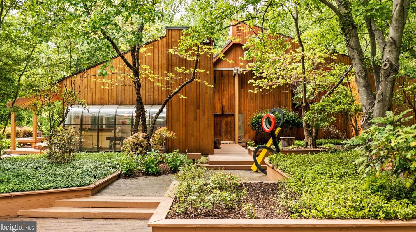 8570 Leisure Hill Dr, Baltimore MD  21208-1740 exterior