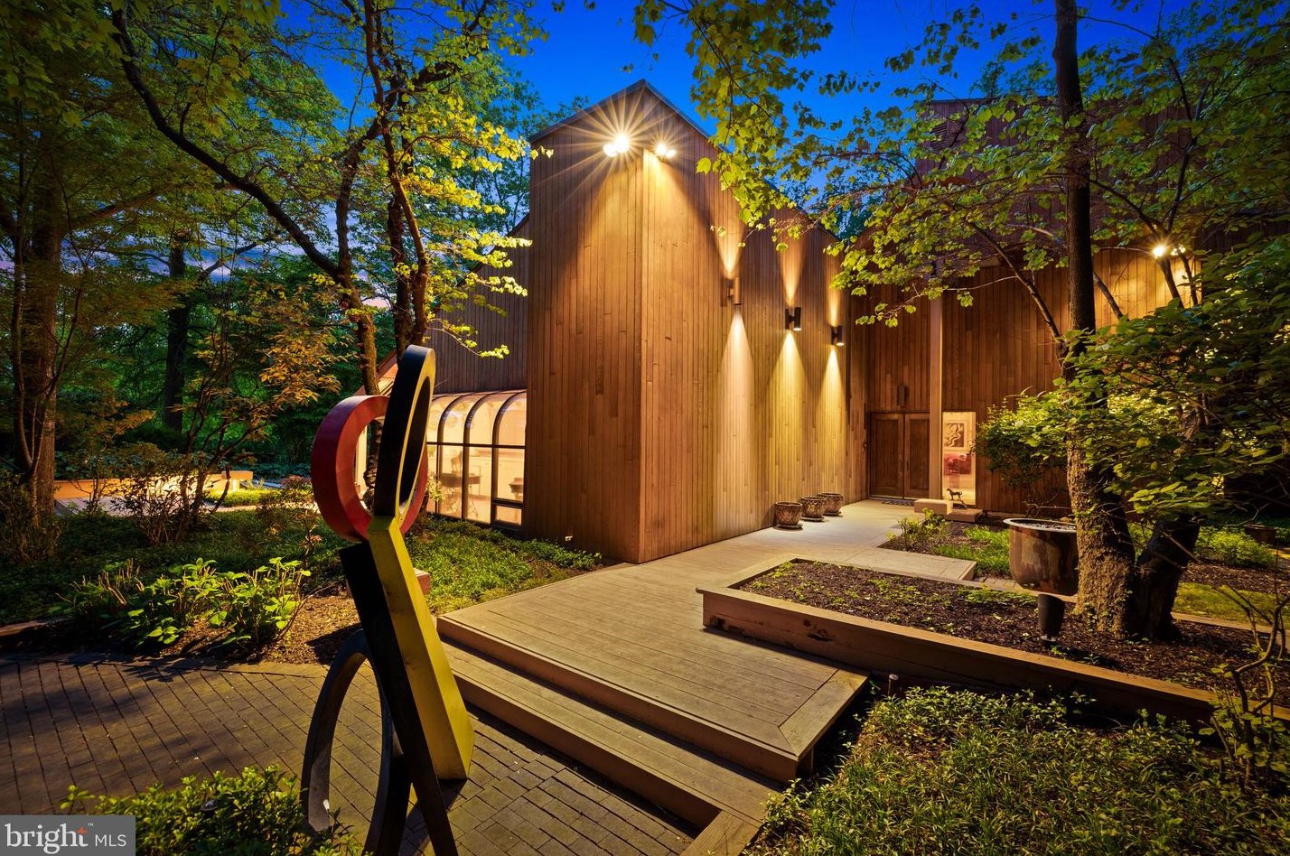 8570 Leisure Hill Dr, Baltimore MD  21208-1740 exterior