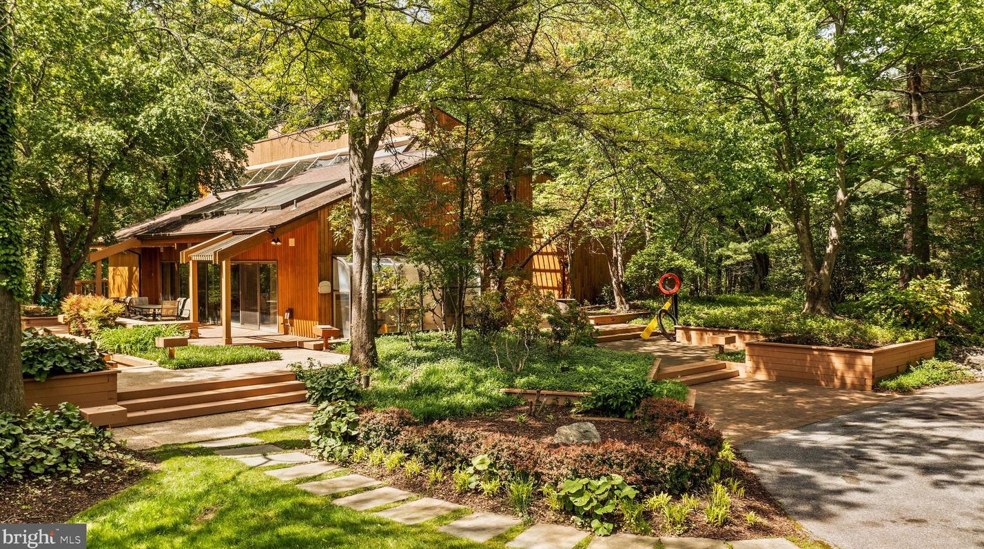 8570 Leisure Hill Dr, Baltimore MD  21208-1740 exterior