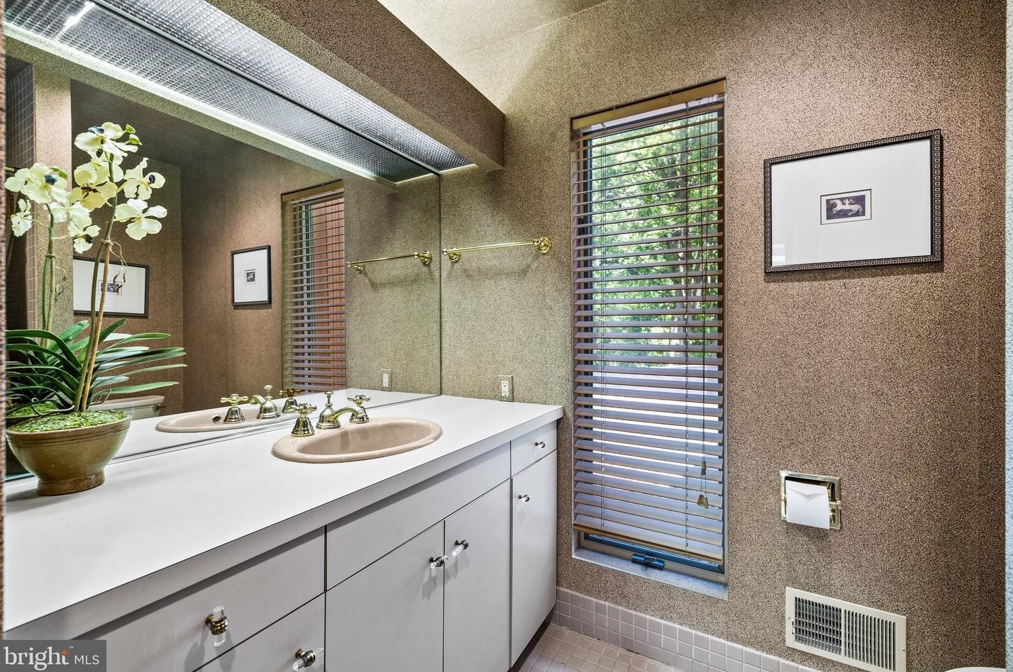 8570 Leisure Hill Dr, Baltimore MD  21208-1740 exterior