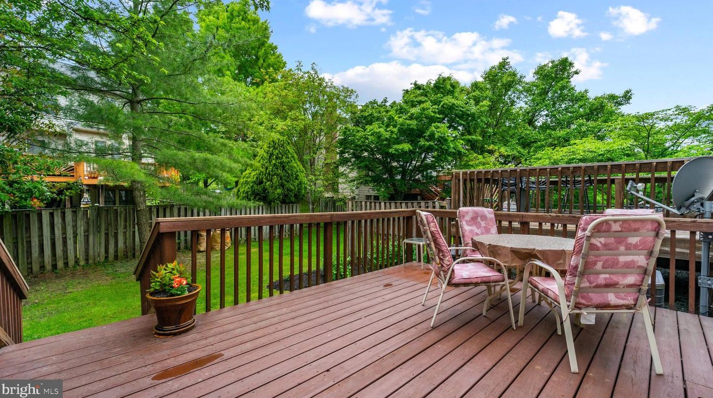 2011 Masters Dr, Baltimore MD  21209-1746 exterior