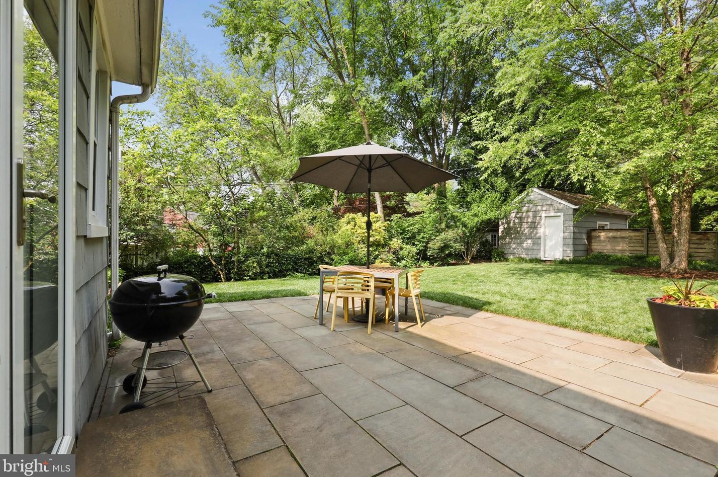 15 Hilltop Rd, Baltimore MD  21228-5520 exterior