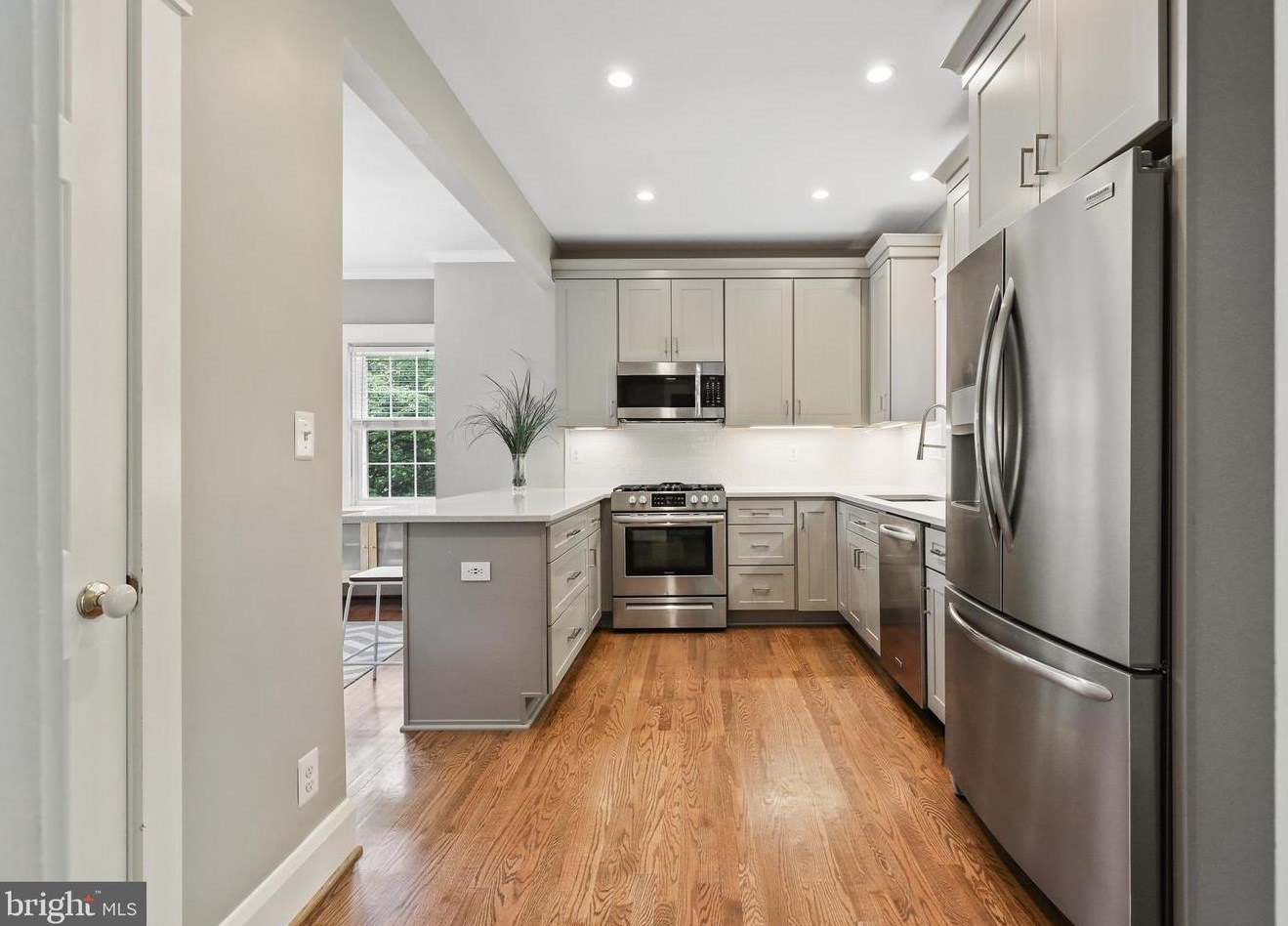 15 Hilltop Rd, Baltimore MD  21228-5520 exterior