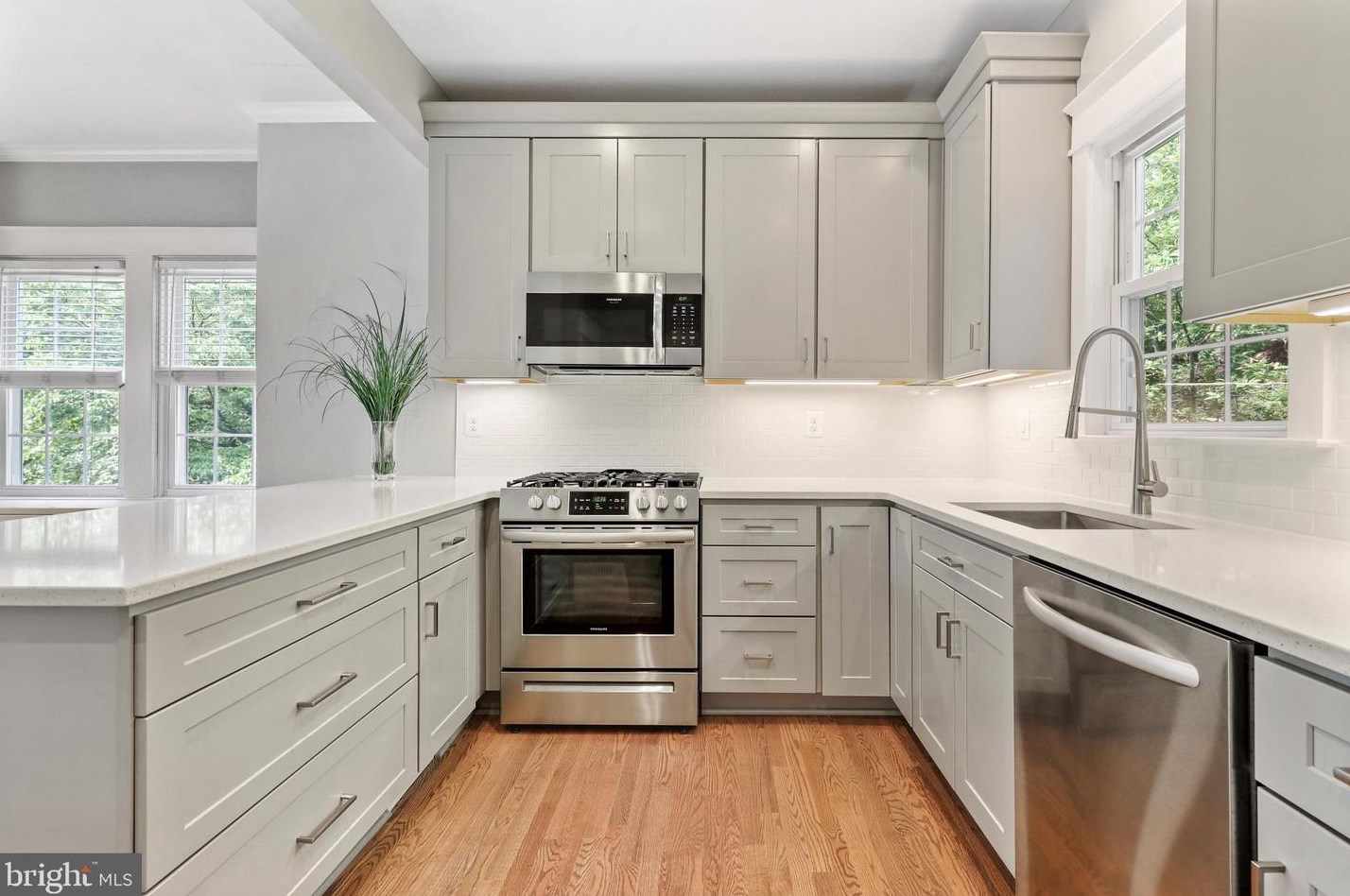 15 Hilltop Rd, Baltimore MD  21228-5520 exterior