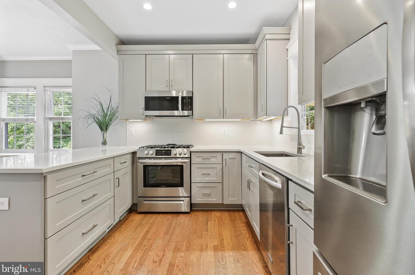 15 Hilltop Rd, Baltimore MD  21228-5520 exterior