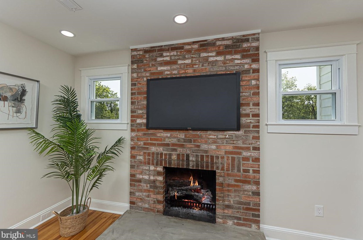 5607 Piedmont Ave, Baltimore MD  21207-6160 exterior
