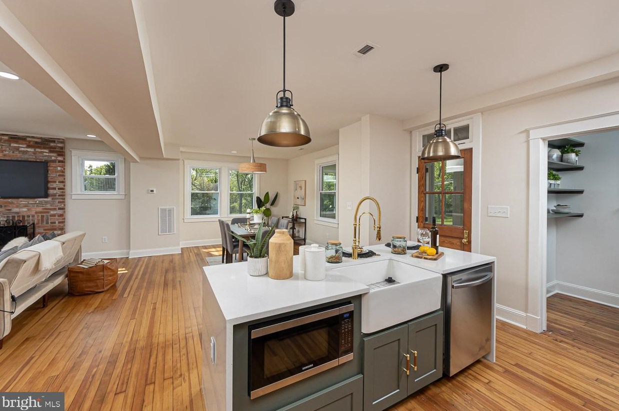 5607 Piedmont Ave, Baltimore MD  21207-6160 exterior