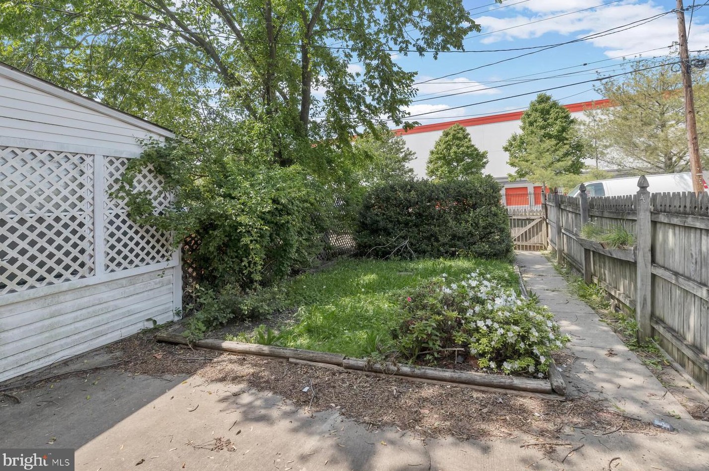 1744 Yakona Rd, Baltimore MD  21234-3607 exterior