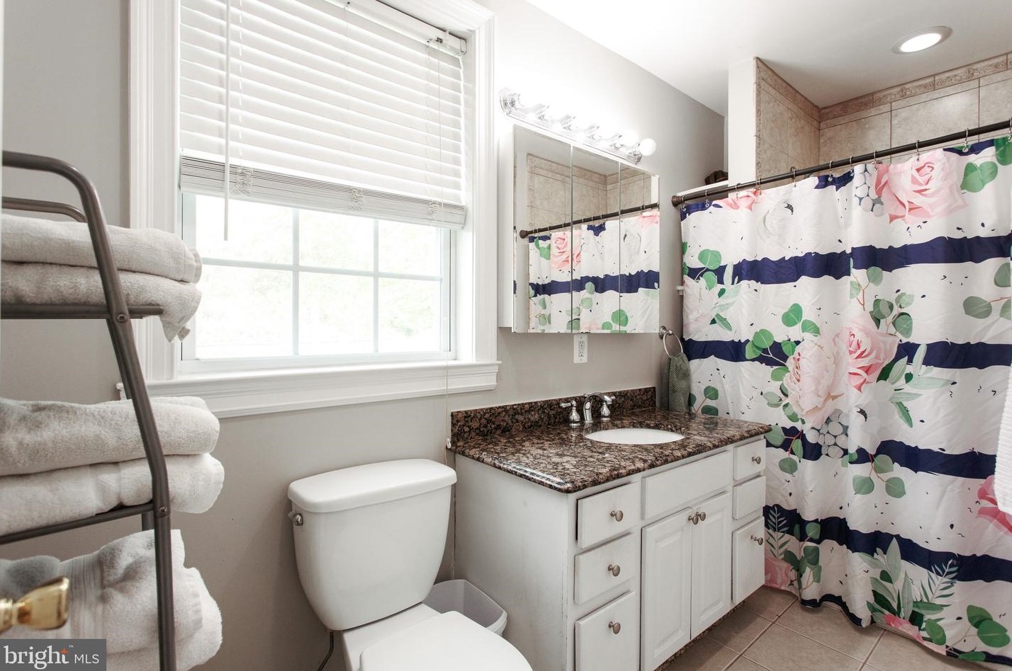 100 4th Ave, Baltimore MD  21227-3156 exterior