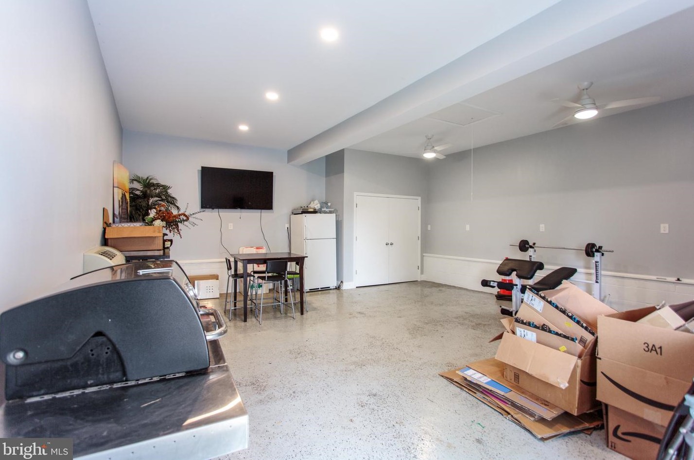 100 4th Ave, Baltimore MD  21227-3156 exterior