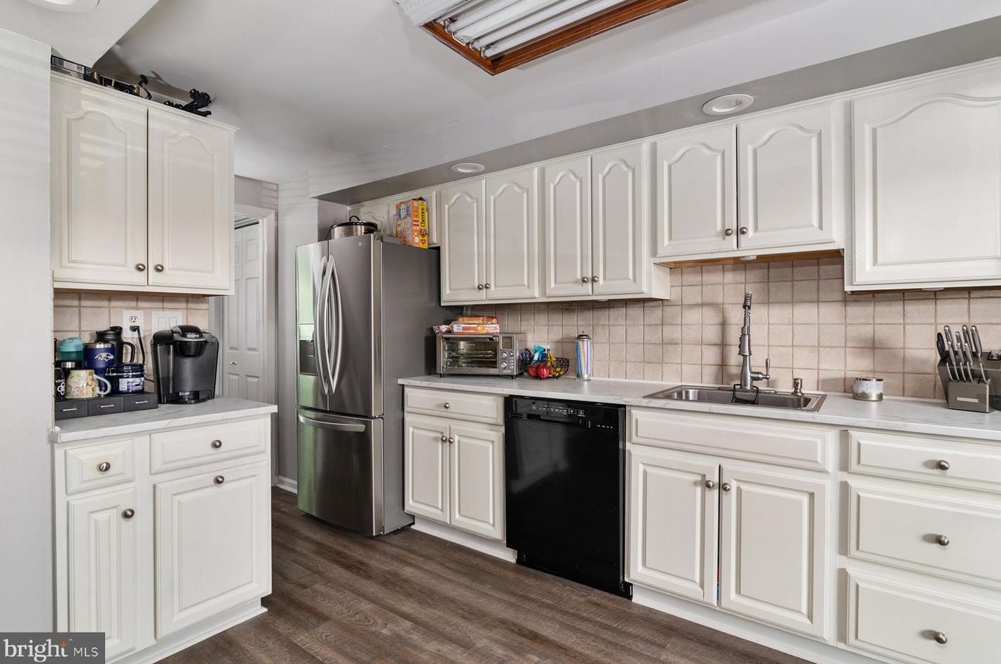 944 Circle Dr, Baltimore MD  21227-2322 exterior