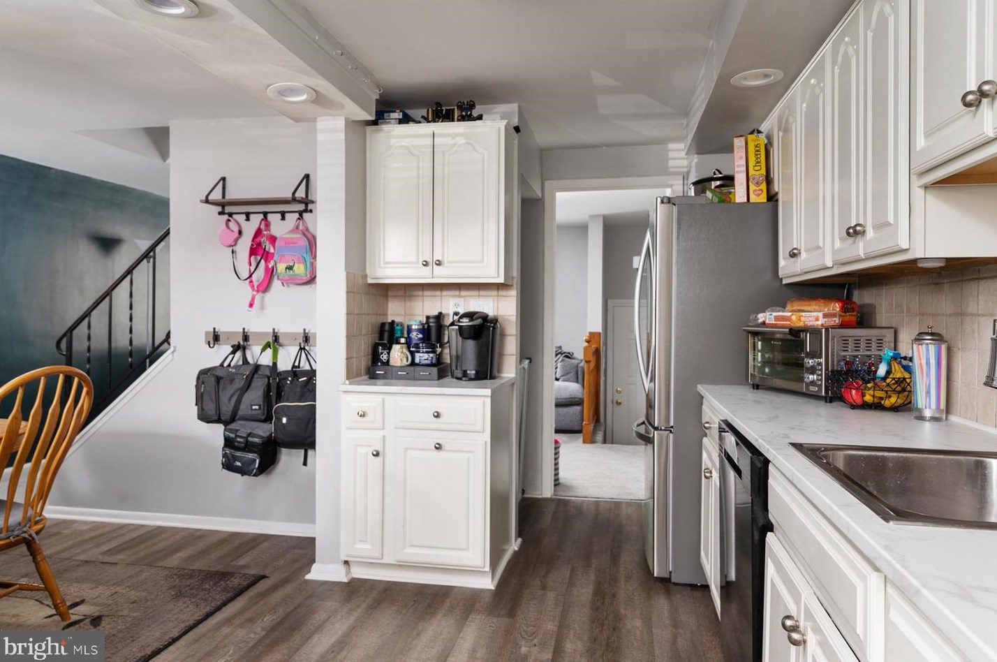 944 Circle Dr, Baltimore MD  21227-2322 exterior