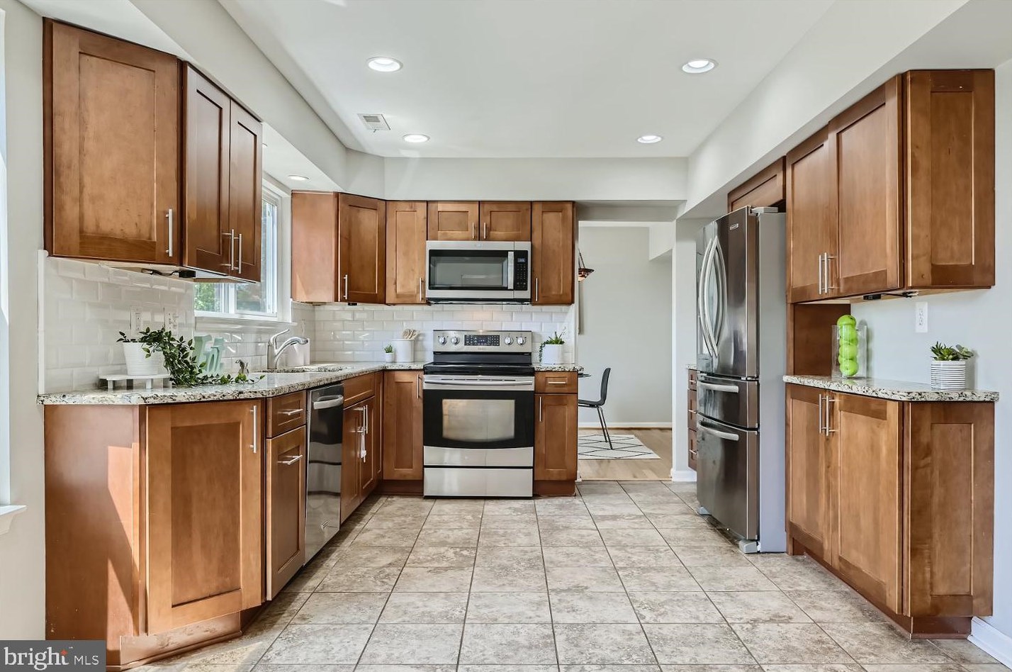 2012 Putnam Rd, Baltimore MD  21227-4100 exterior
