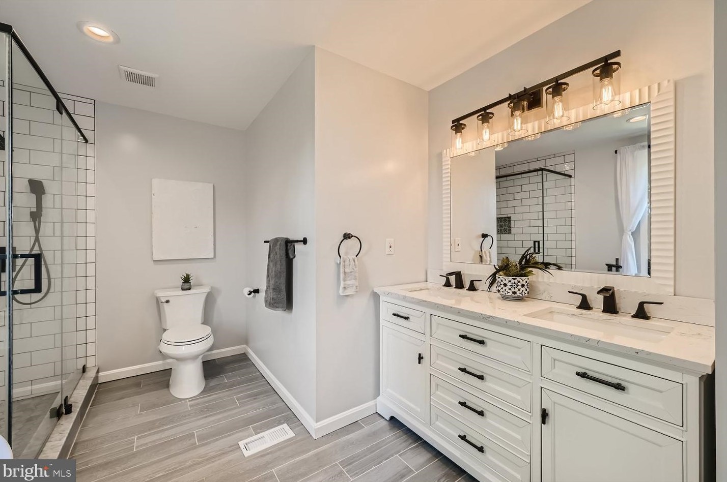 2012 Putnam Rd, Baltimore MD  21227-4100 exterior