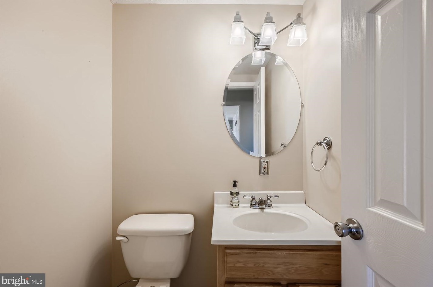 2012 Putnam Rd, Baltimore MD  21227-4100 exterior