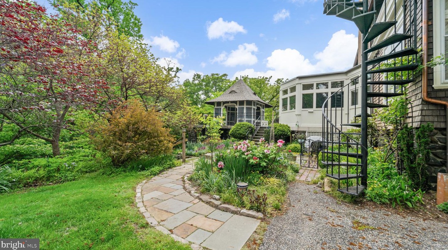 13 Devon Hill Rd, Baltimore MD  21210-1044 exterior