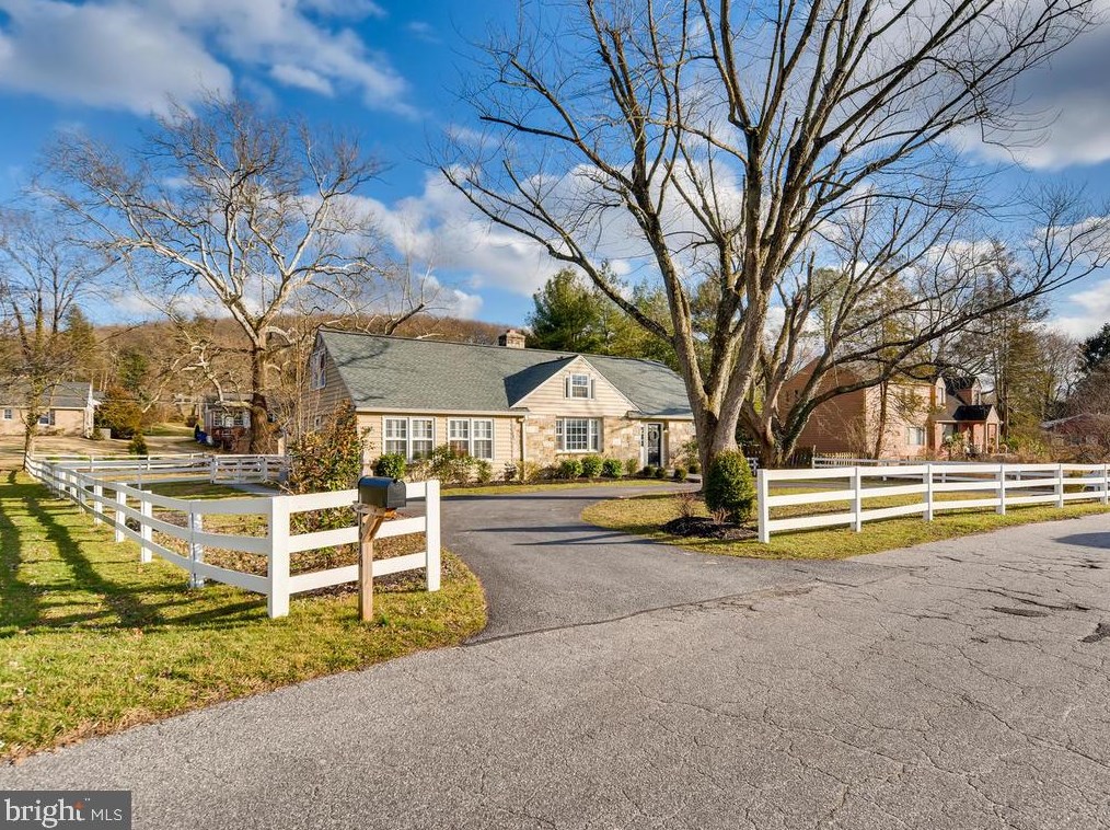 1616 Dennis Ave, Baltimore MD  21204-1919 exterior