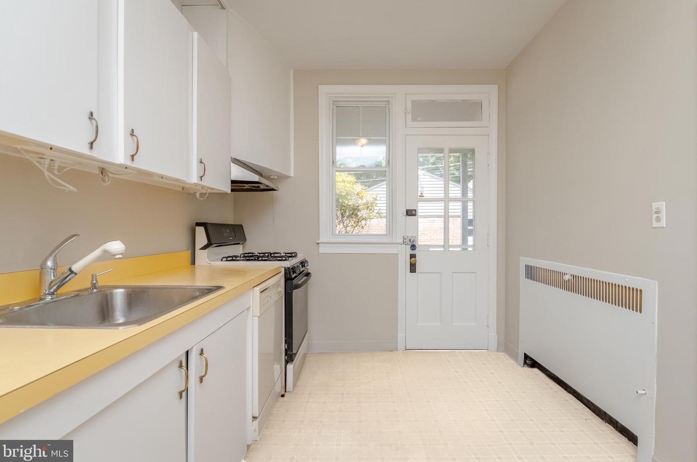 418 Hopkins Rd, Baltimore MD 21220-1031 exterior