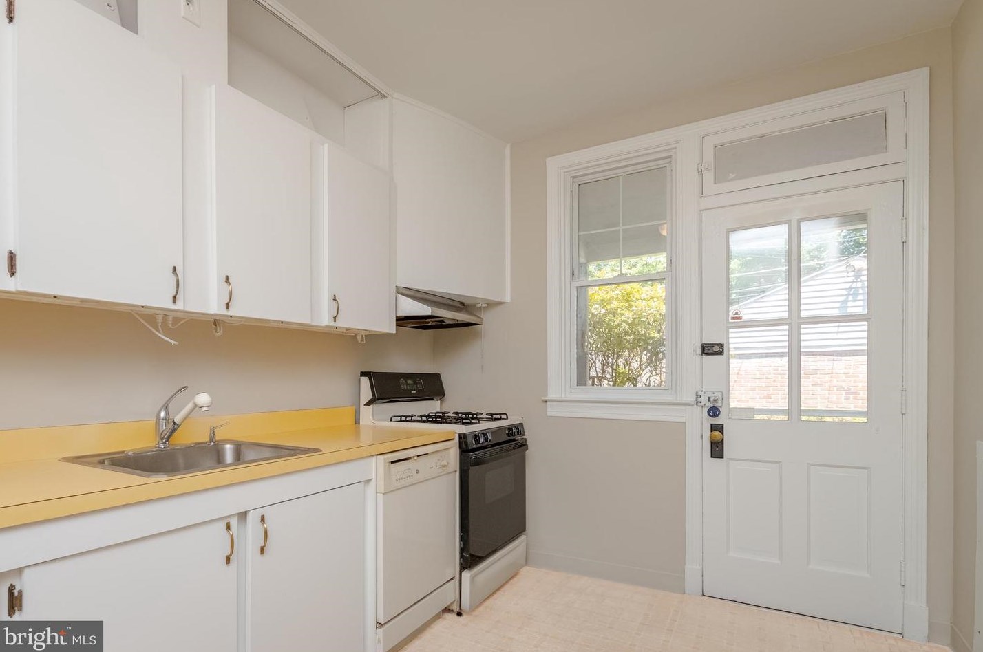 418 Hopkins Rd, Baltimore MD 21220-1031 exterior